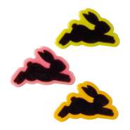 Produktbild für 96 Stück Springende Hasen weiße Schokolade, bedruckte Hasen zu Ostern Frühling, 1er Set (235 gr)