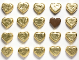 Goldene Pralinenherzen