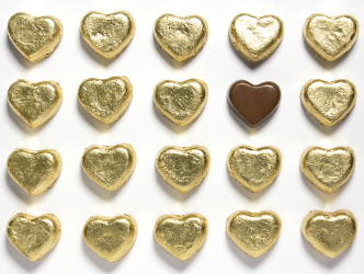 Goldene Pralinenherzen