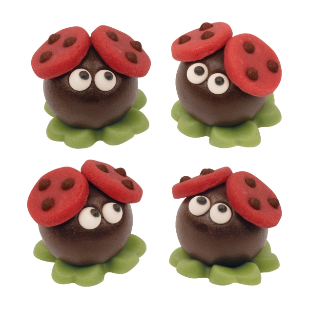 72 Marzipan Glückskäfer auf Kleeblatt 