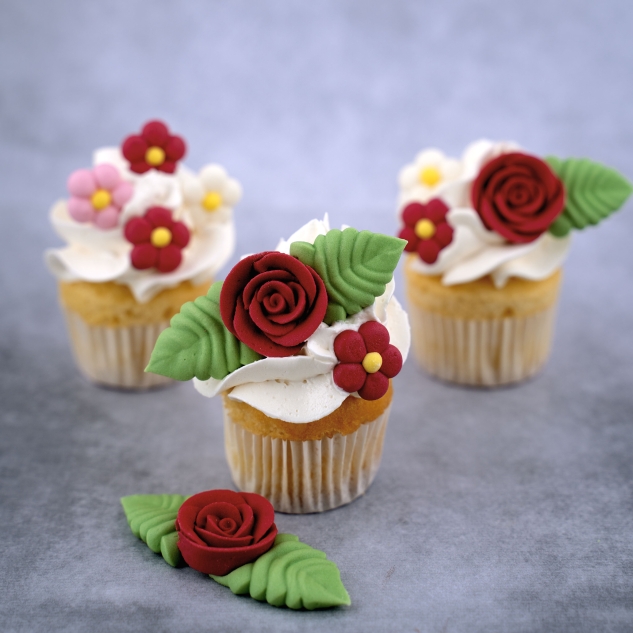 BackDecor 15 Rosen mit Blumen aus Zucker 