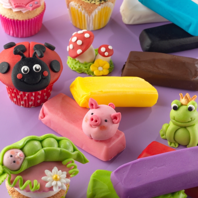 BackDecor Royal Fondant bunt, 500 g 