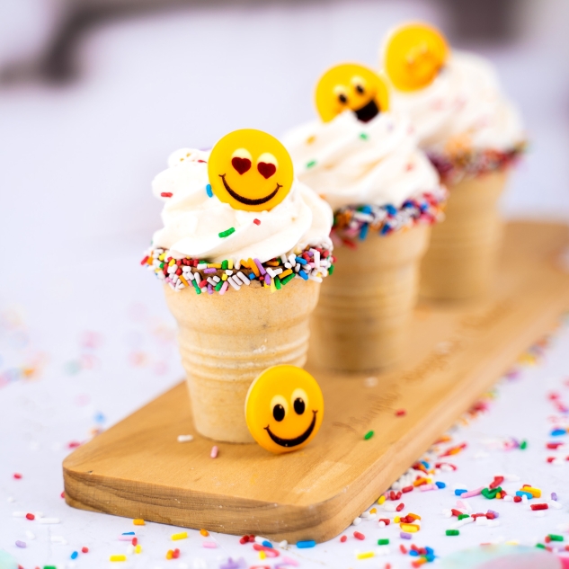 BackDecor 15 Happy Faces aus weißer Schokolade 