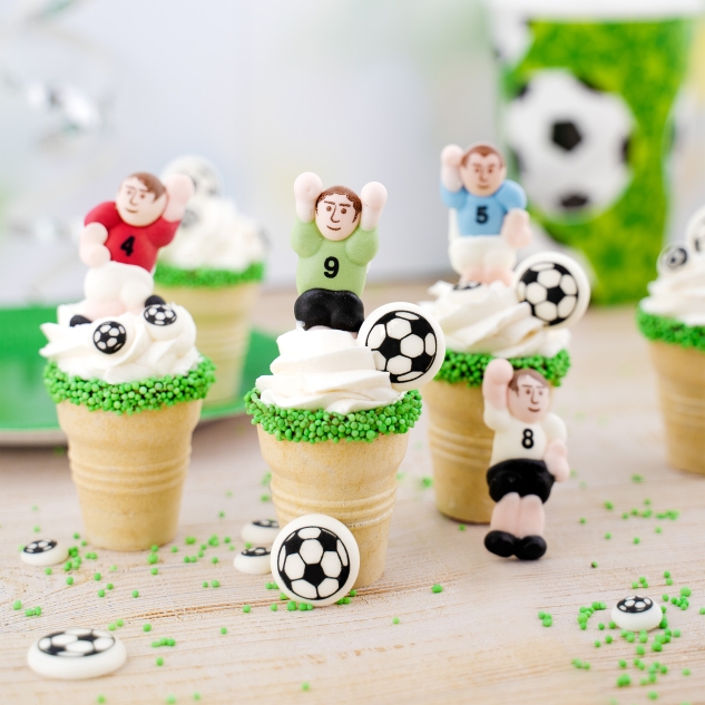 BackDecor Fußball Set 48 Mini Fußbälle und Zucker Fußballer 